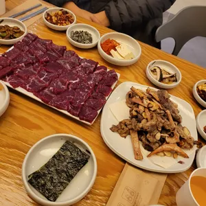 유쾌한뭉티기 사진