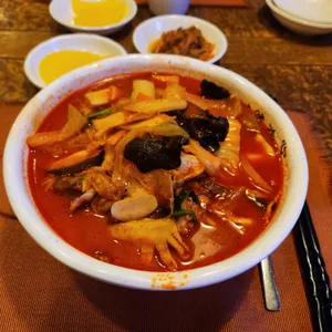 만강홍 사진