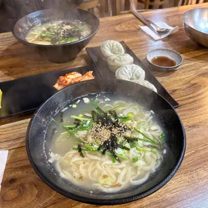 얼큰이손칼국수 사진