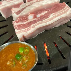 육시리 사진