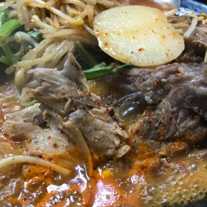 솥뚜껑 감자탕 사진