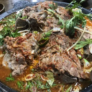 솥뚜껑 감자탕 사진