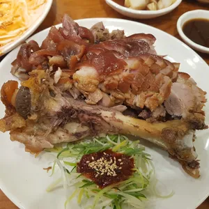 철없는족발 사진