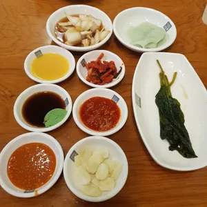 철없는족발 사진