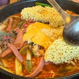 본맛송탄부대찌개 사진