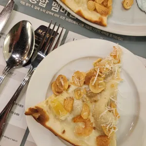 매드포갈릭 안성스타필드점(with 카페리피) 사진