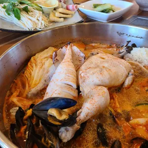 삽다리닭칼국수 사진