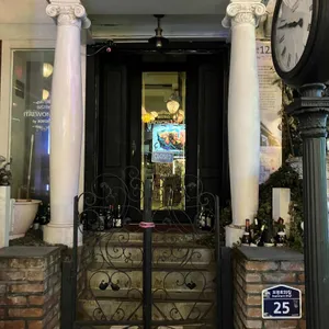 이태원 121 by 익선 121 사진 2