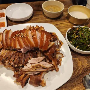 운비족발 사진