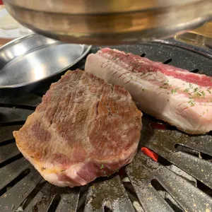 맛있는 고기에 솜씨를 더하다 사진