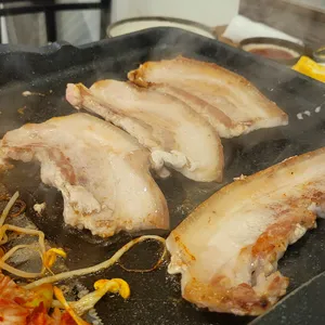 순두부와 삼겹살 사진