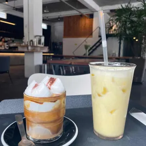 102커피 사진