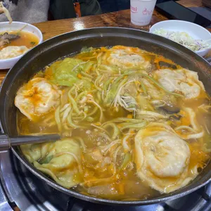 황해도김치만두전골 사진