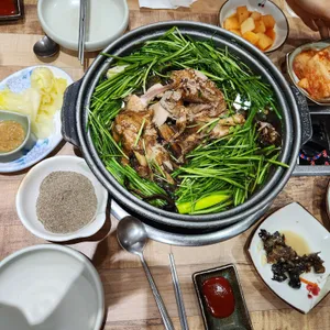 올능이능이버섯백숙 사진