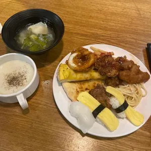 애슐리 퀸즈 사진