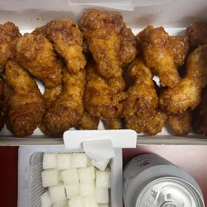 교촌치킨 사진