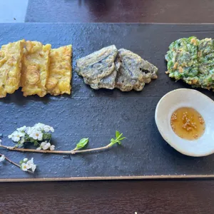 오찬회동 리뷰 사진