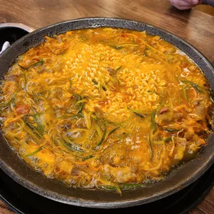 신의주 부대찌개 사진