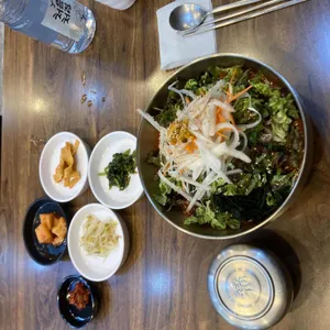 속초항뱃머리 사진