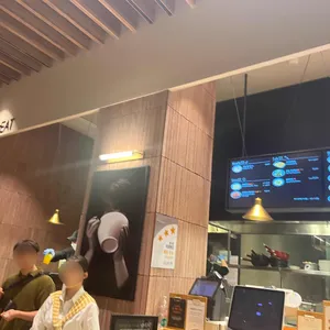 스트릿 리뷰 사진