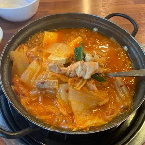갓지은솥밥 사진
