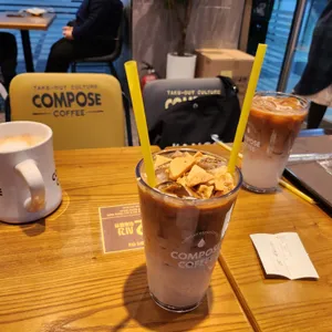 컴포즈커피 사진