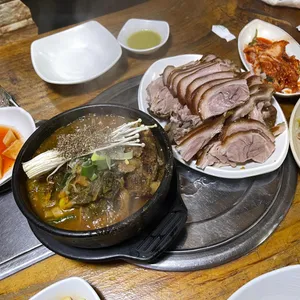 황토밭왕족발감자탕 사진