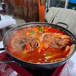 푸짐한 김치 감자탕 사진