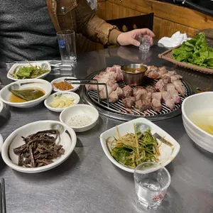 연탄과친한돼지 사진