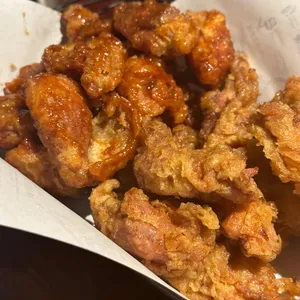 교촌치킨 사진