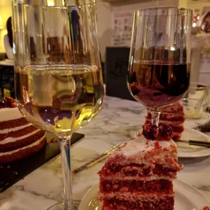 오스테리아 윤 사진