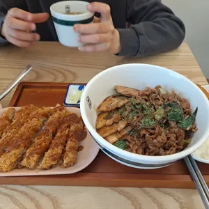 핵밥 사진