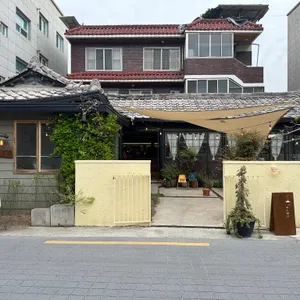 MIDWAY 리뷰 사진