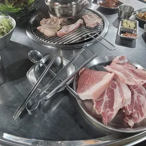 흑돈퍼주는집 사진