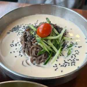 디안 한우곰탕 콩국수 사진