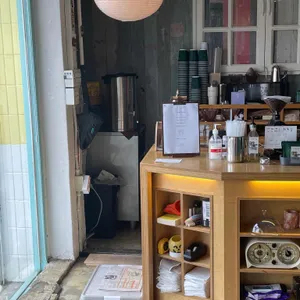 간판없는커피집 리뷰 사진