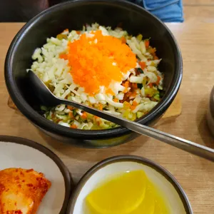 우정돌솥비빔밥 사진