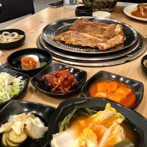 흥부골숯불돼지왕갈비 리뷰 사진
