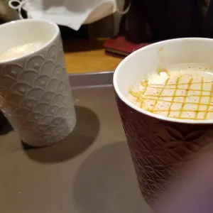 컴포즈커피 사진