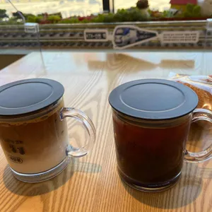 기차가 있는 풍경 사진