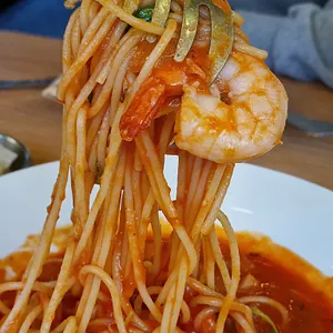 핏짜굽는언니 사진