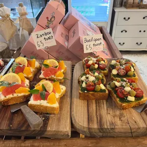 카페 웨더 리뷰 사진