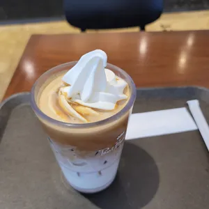 폴바셋 사진