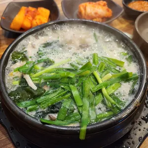 굴예찬 사진