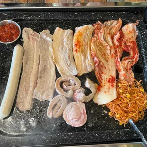 돼지꿀꺽 사진