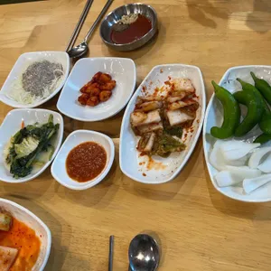 알콩달콩 까망염소 사진