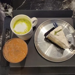 하이테이블 사진