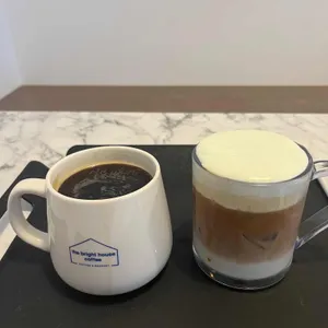 더브라이트하우스커피 사진