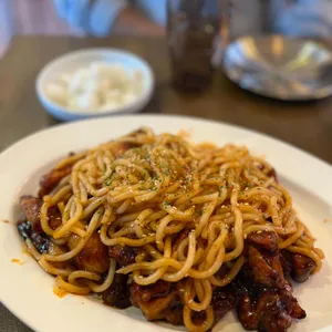 꾸브라꼬숯불두마리치킨 사진