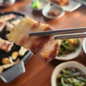 원조솥뚜껑삼겹살 사진